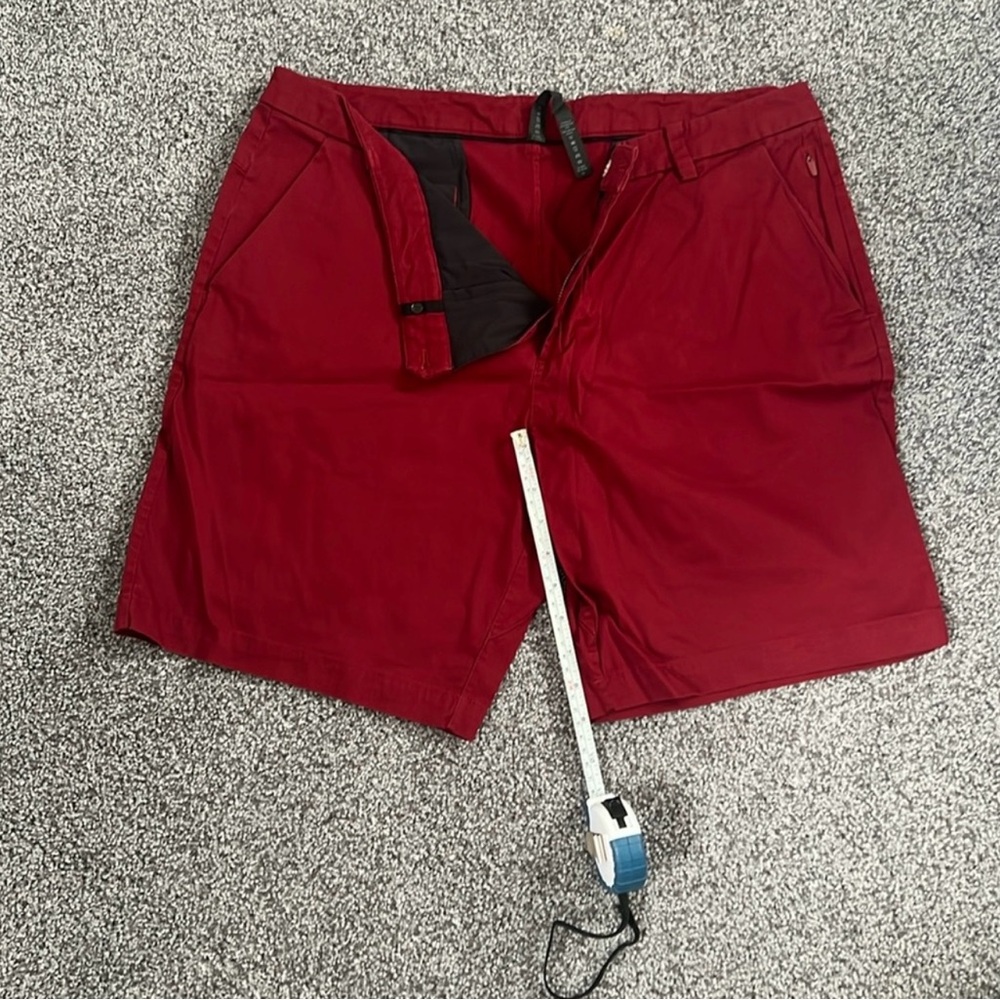 Lululemon Men’s Shorts Size 36
